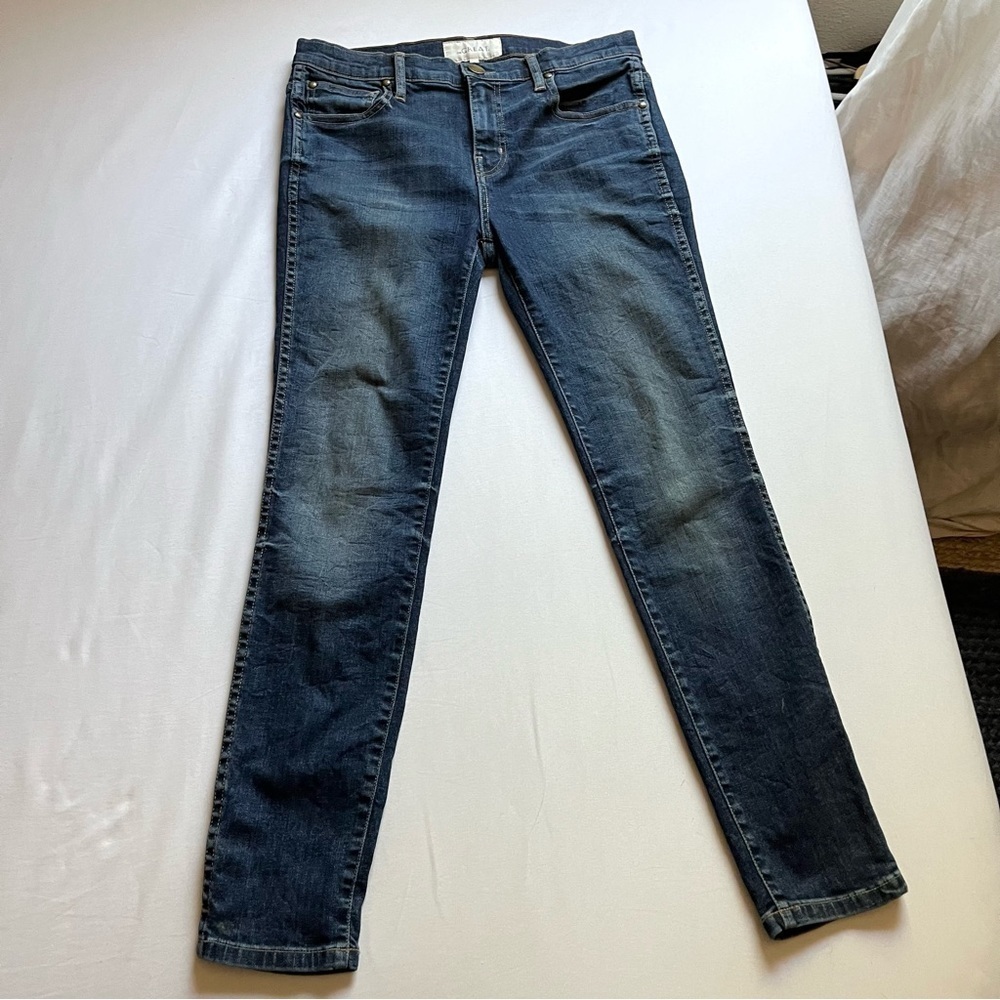 THE GREAT. the almost skinny low rise dark blue denim cropped jeans